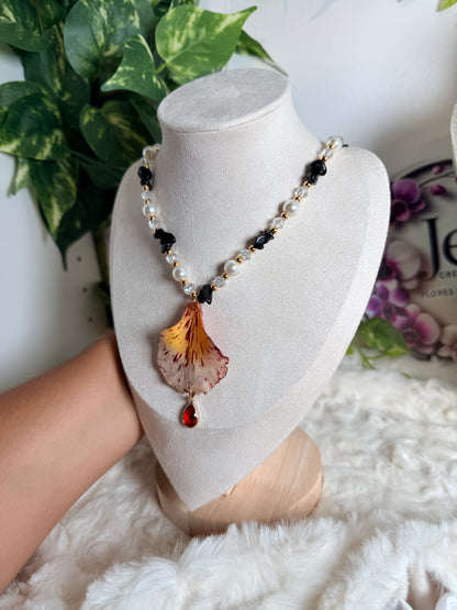 Flamboyán Noir Necklace