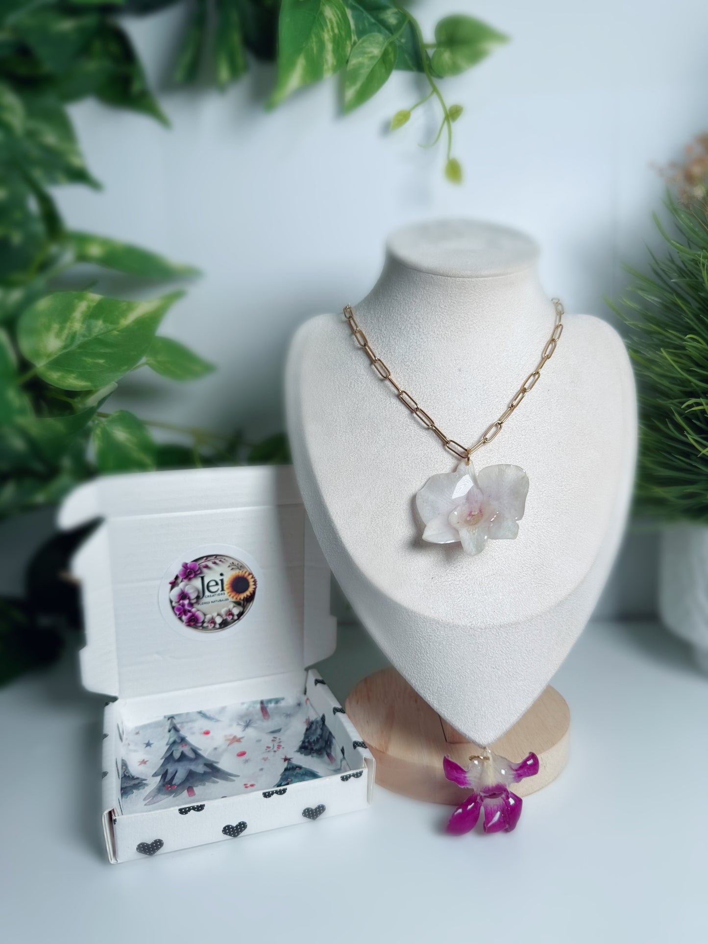 Orchid Duo necklace
