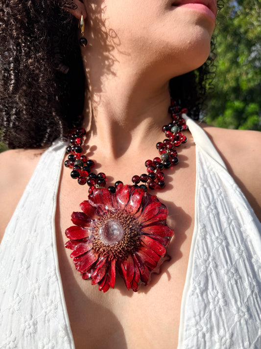 Crimson Gerbera Statement Necklace(pre-venta 16-oct)