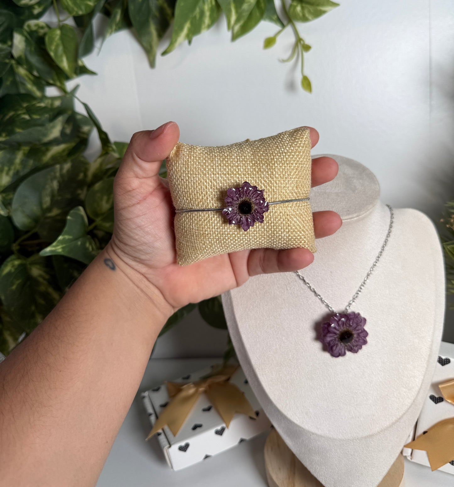 Violet Daisy Set – Necklace & Bracelet