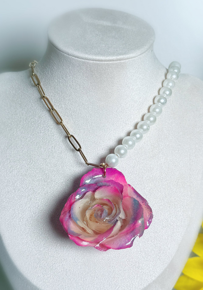 Rose pearl necklace