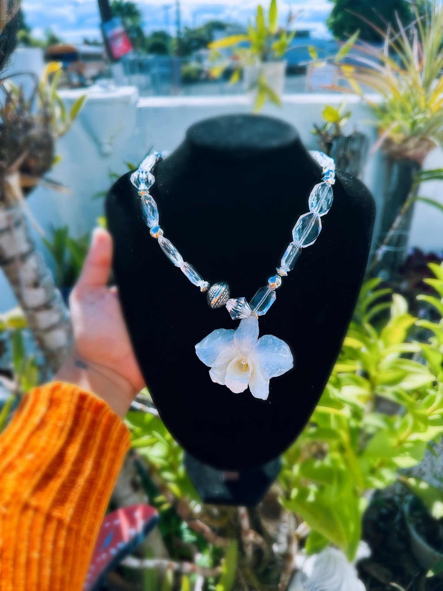 Orchid clear necklace