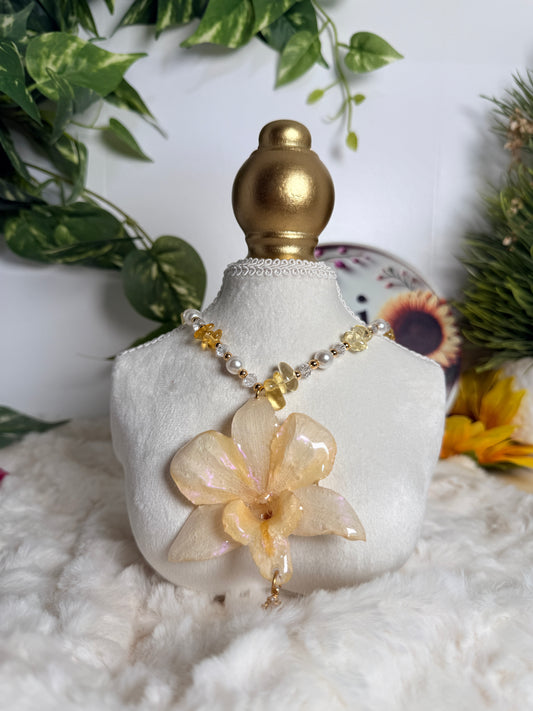 Ivory Glow Necklace