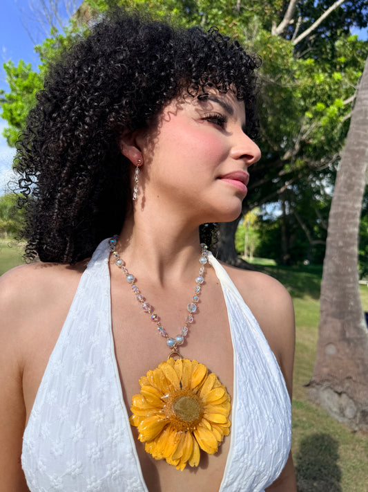 Golden Gerbera Sun Statement Necklace(pre venta 16 oct)