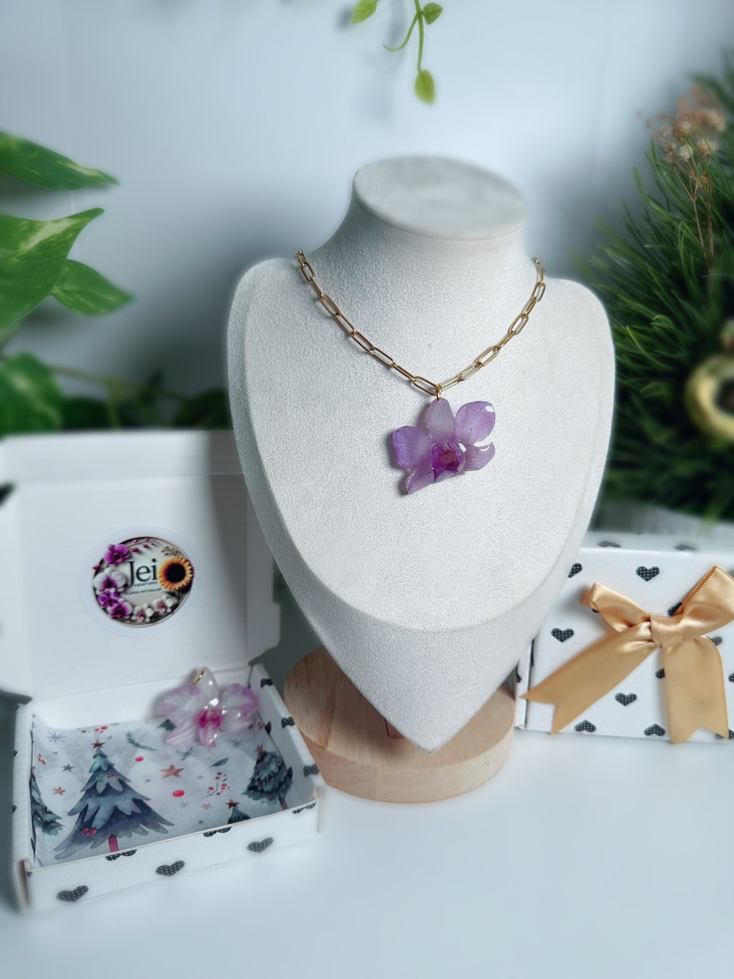 Orchid Duo necklace