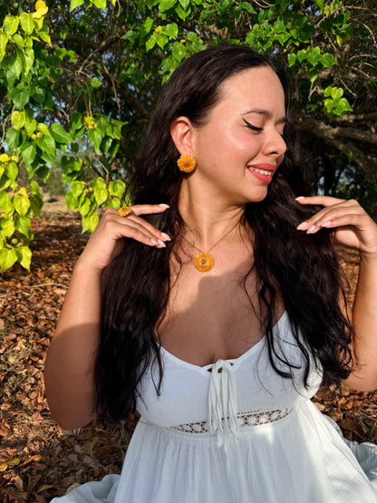 Golden Pom Set(aretes+sortija+cadena)