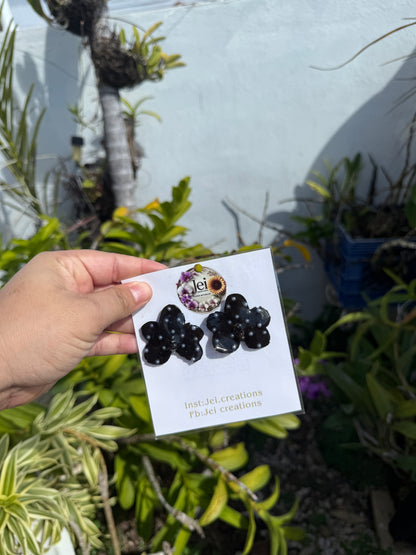 Black Orchid pearl stud