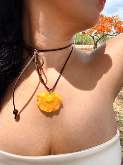 Flamboyan choker