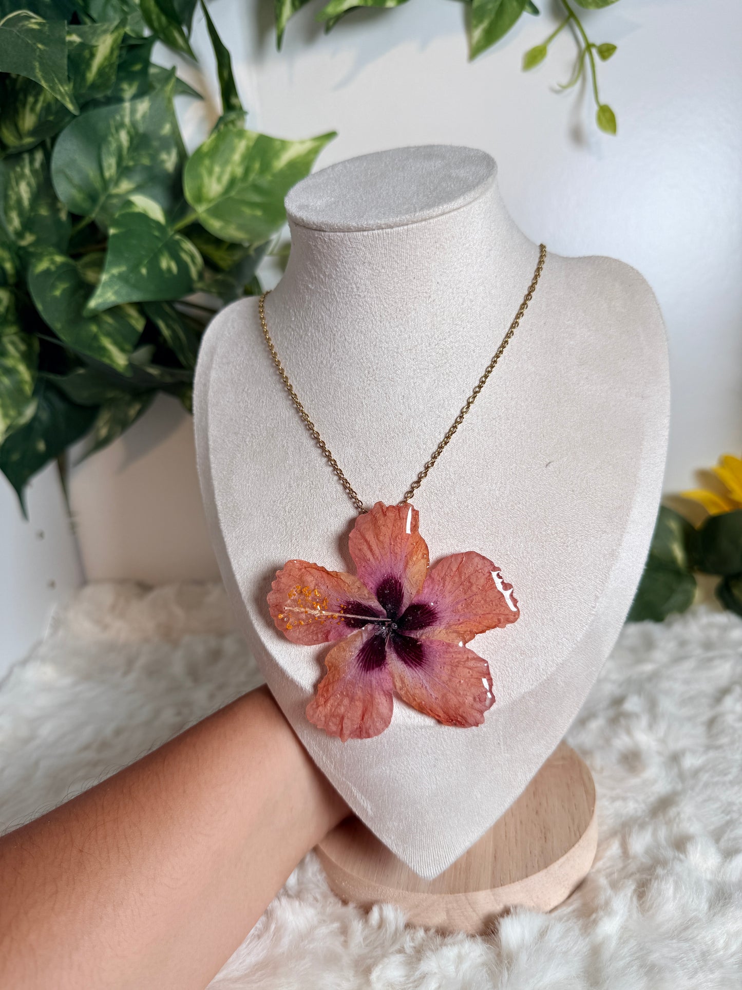 Exotic Peach Mini Bloom Necklace
