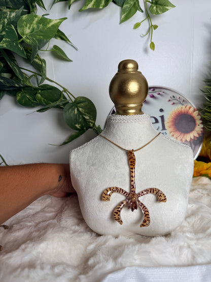 Wild Essence Brassia Necklace