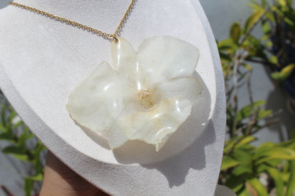 Big Dendrobium Orchid necklace