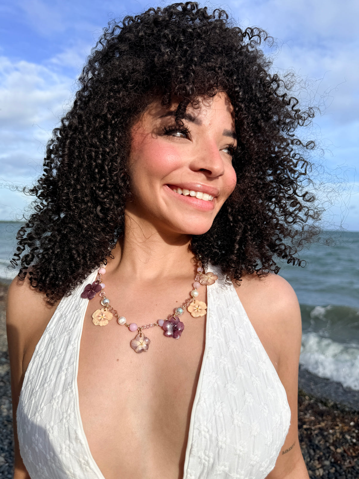 Coastal Bloom Necklace(playera)