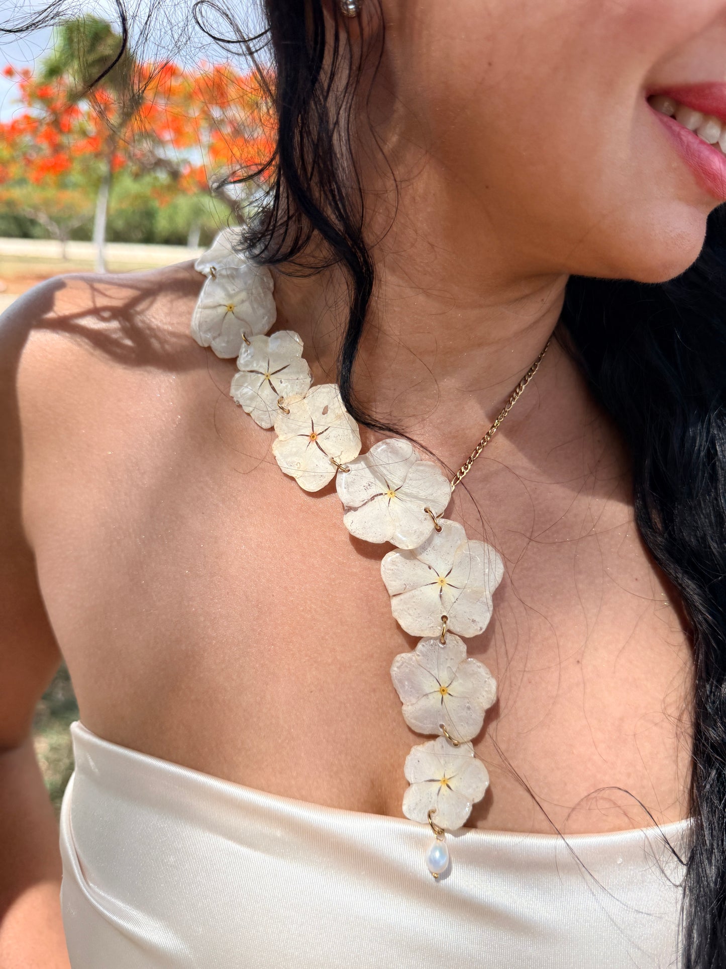 Playera Cascade Necklace