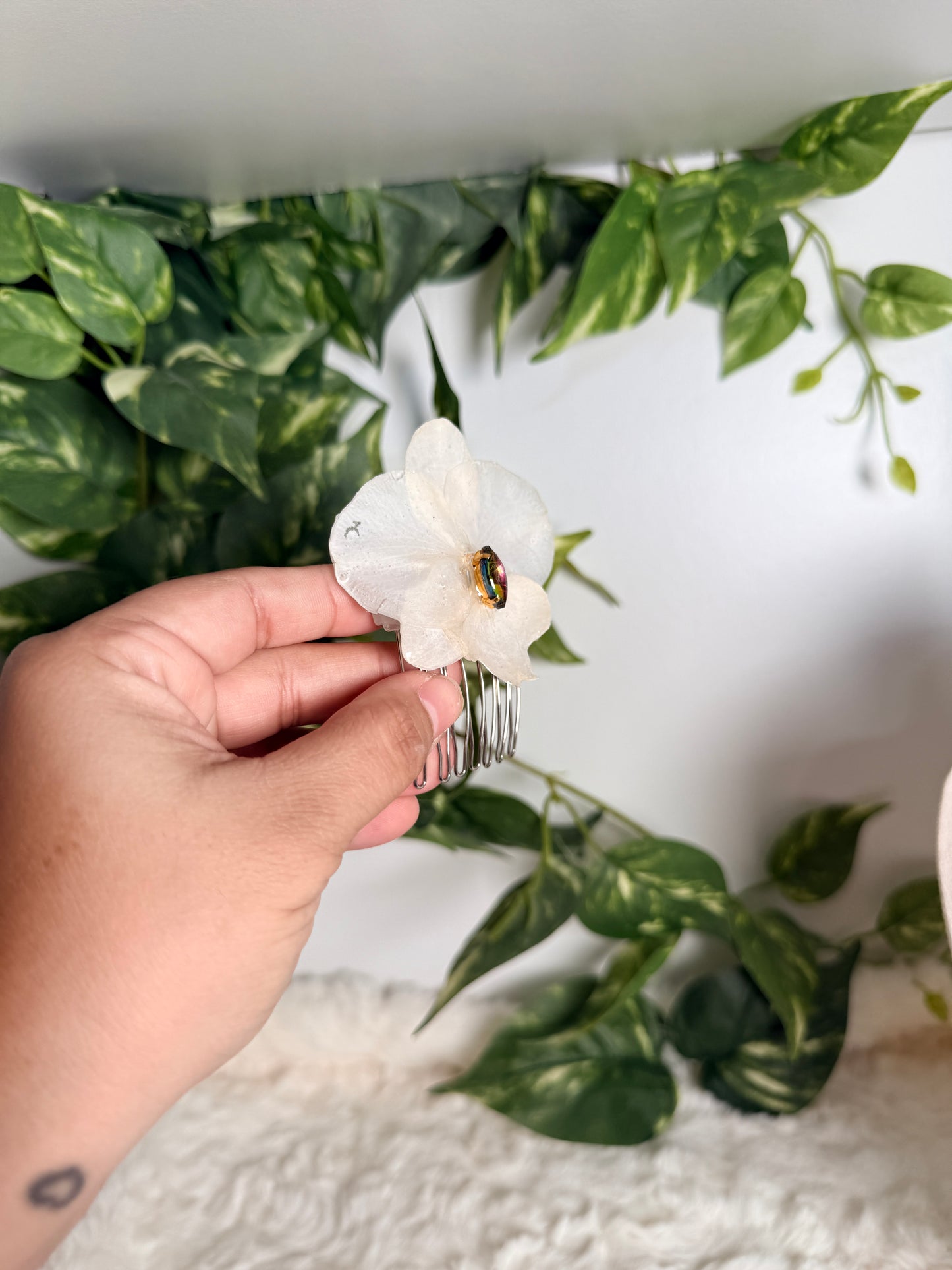 Ivory Amethyst – Orchid Hair Comb