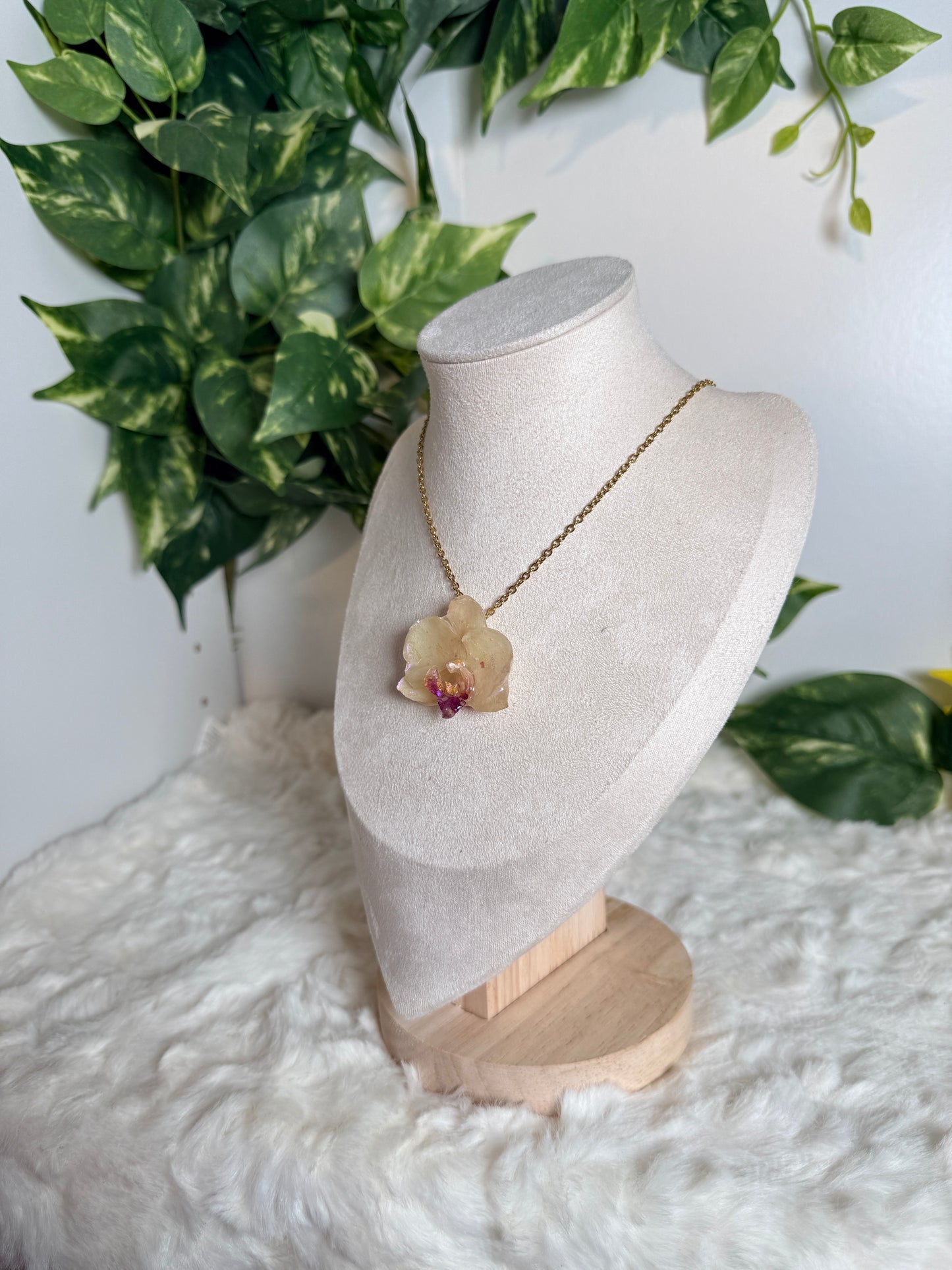 Ivory Orchid Mini Necklace