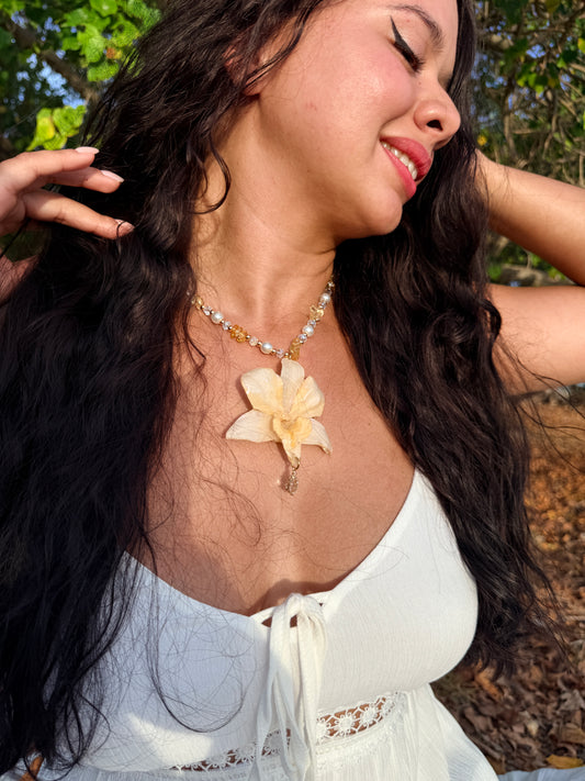 Ivory Glow Necklace