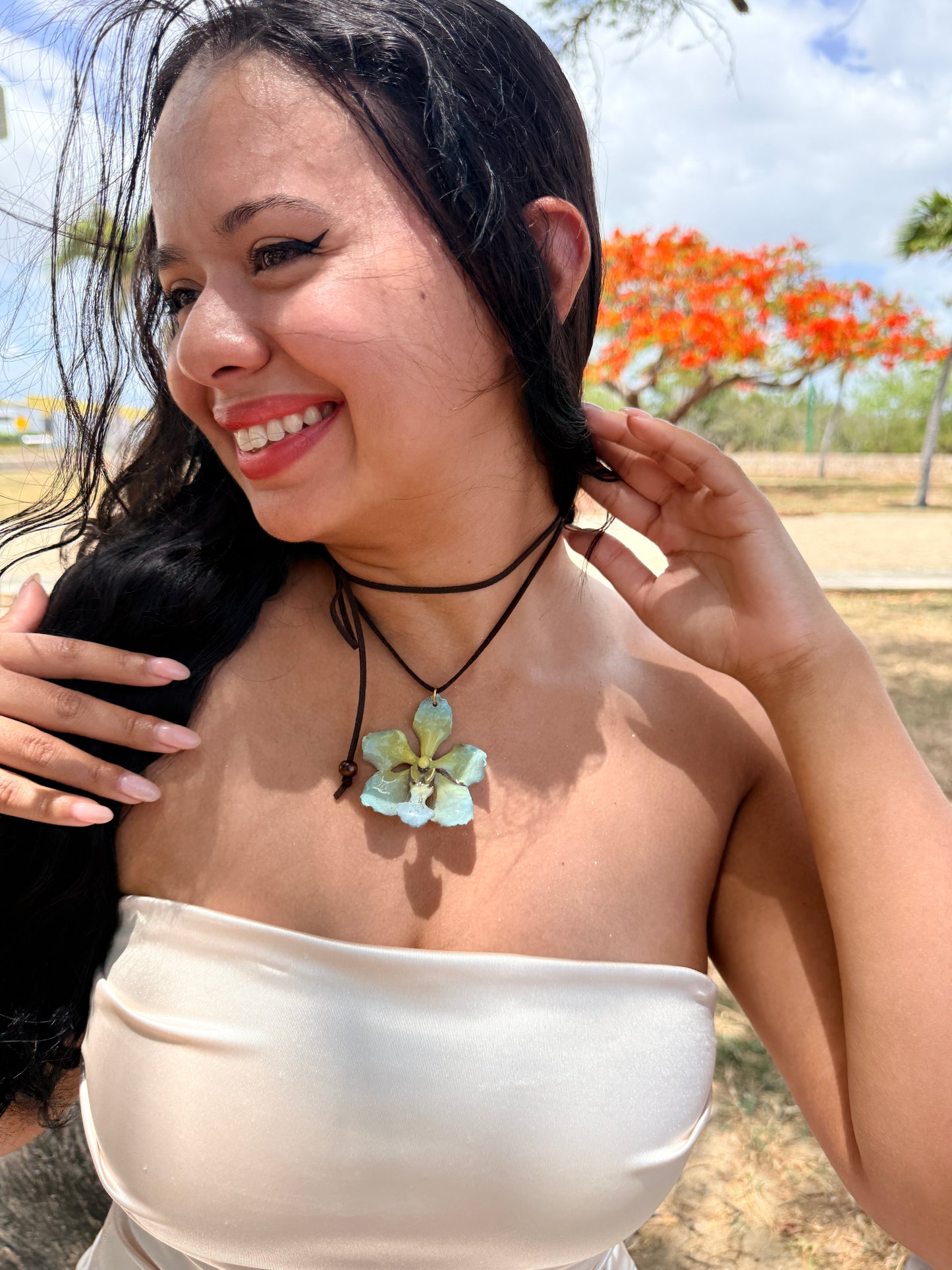 Vanda Aqua Choker