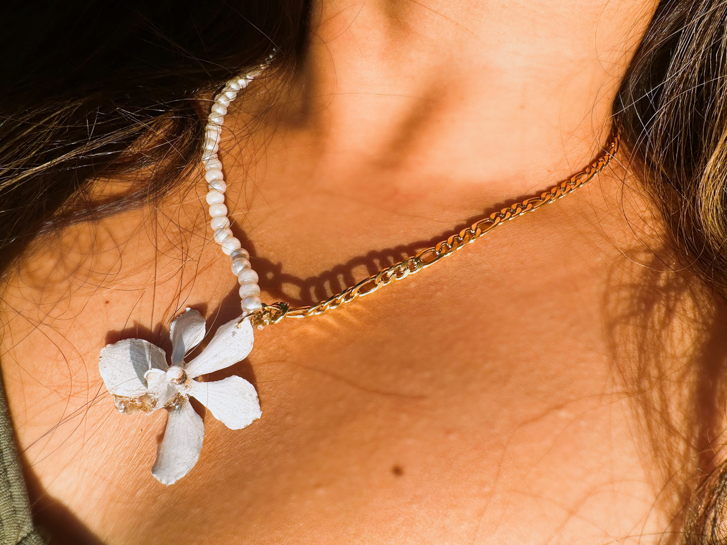 Orchid Vanda pearl/cubana necklace