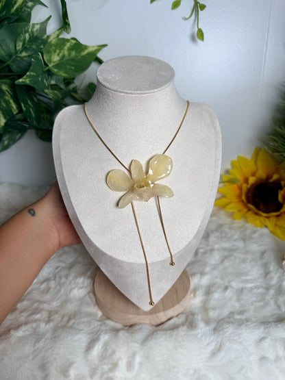 Ivory Bloom – Lariat Orchid Necklace