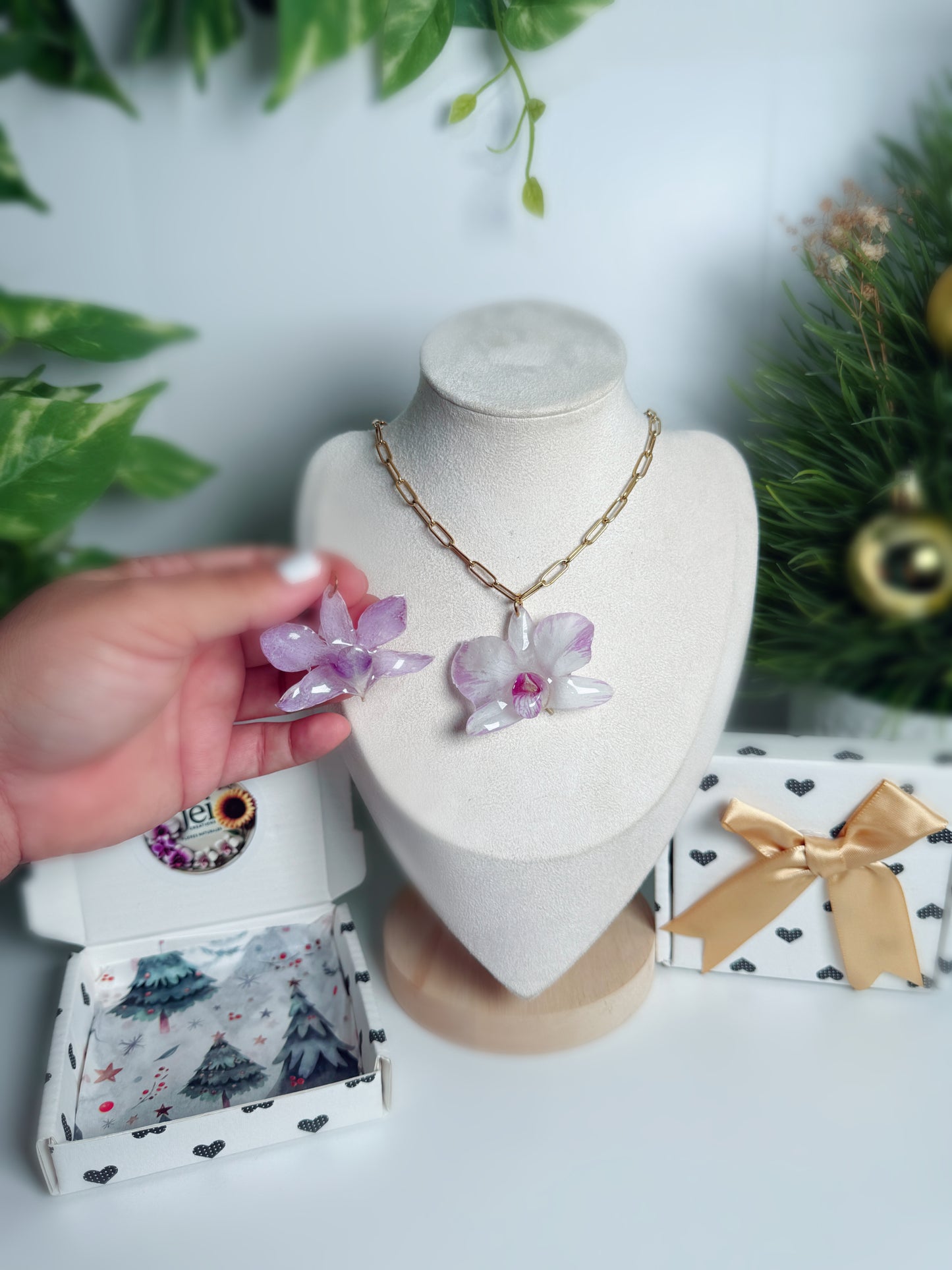 Orchid Duo necklace