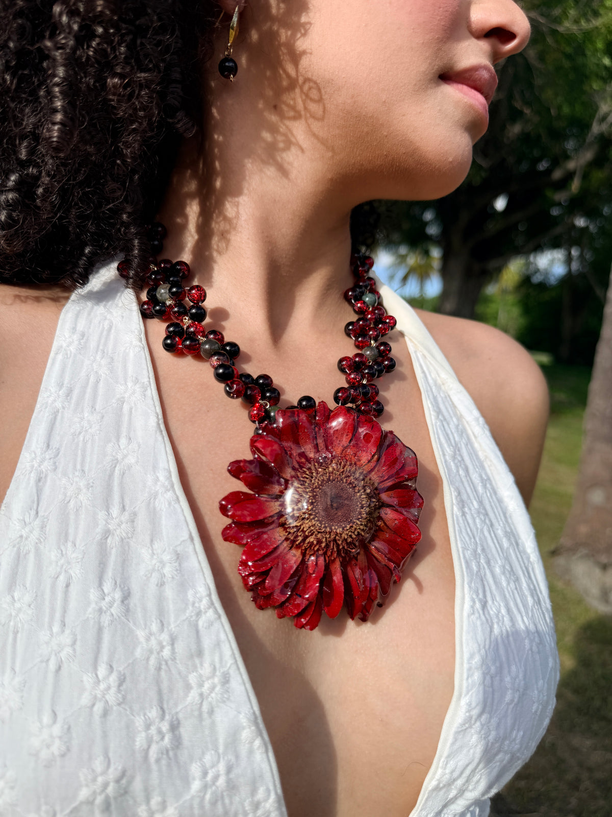 Crimson Gerbera Statement Necklace(pre-venta 16-oct)