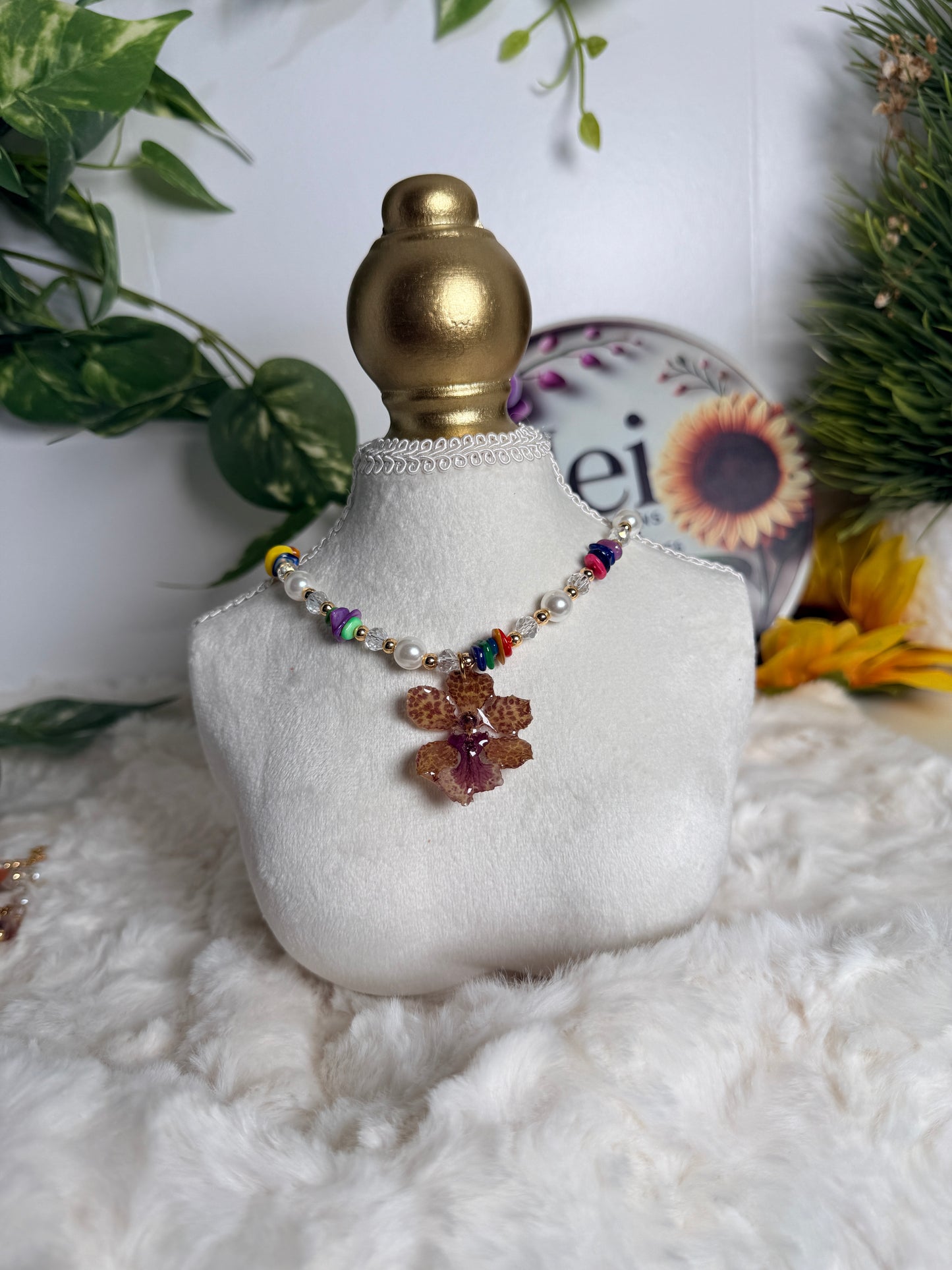 Chromapetal Necklace