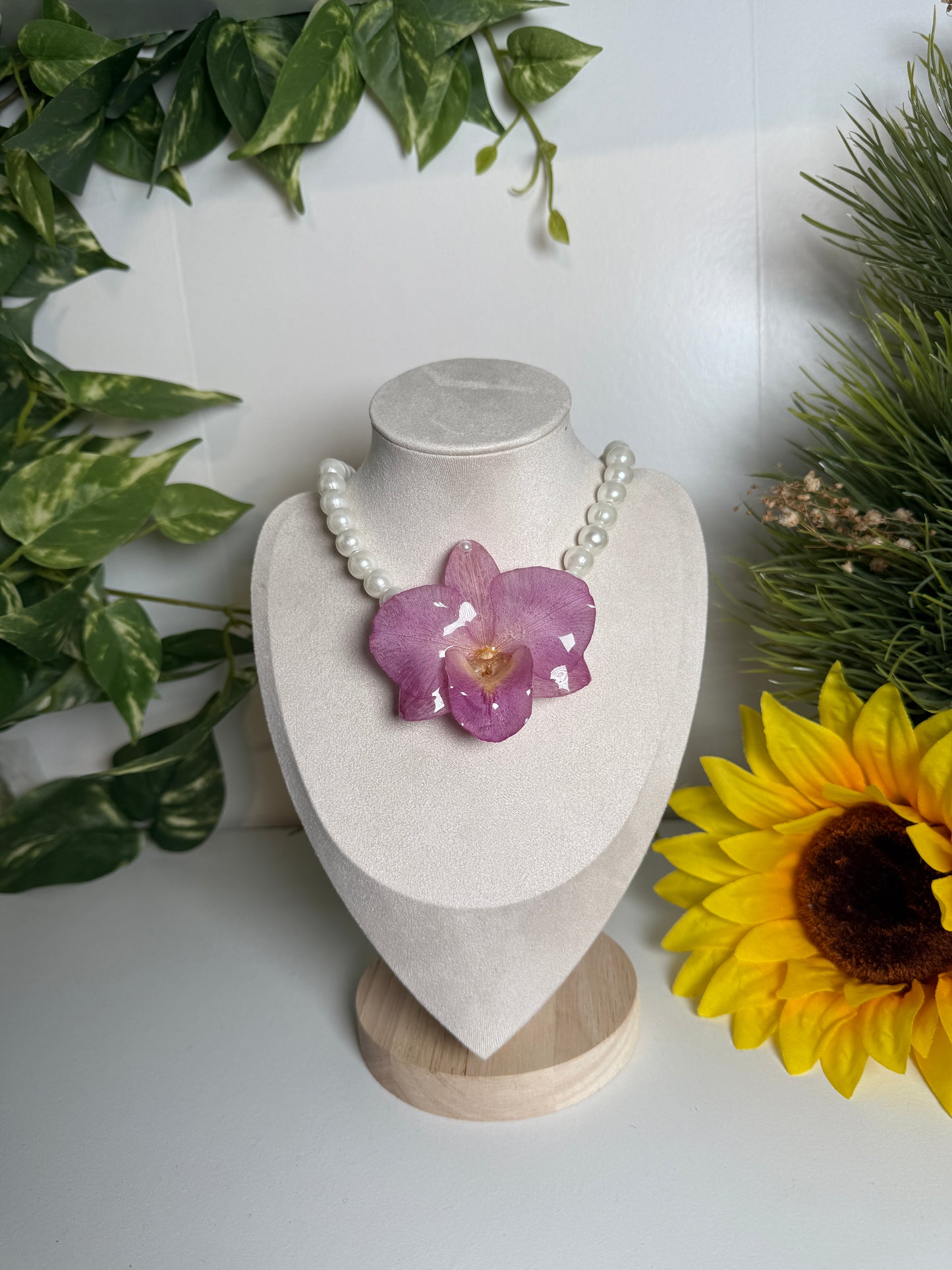Pinky Orchid pearl necklace Choker