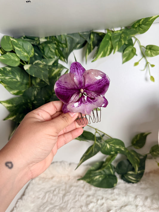 Violet Eclipse – Orchid Hair Comb
