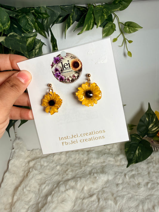 Extra mini sunflower earring