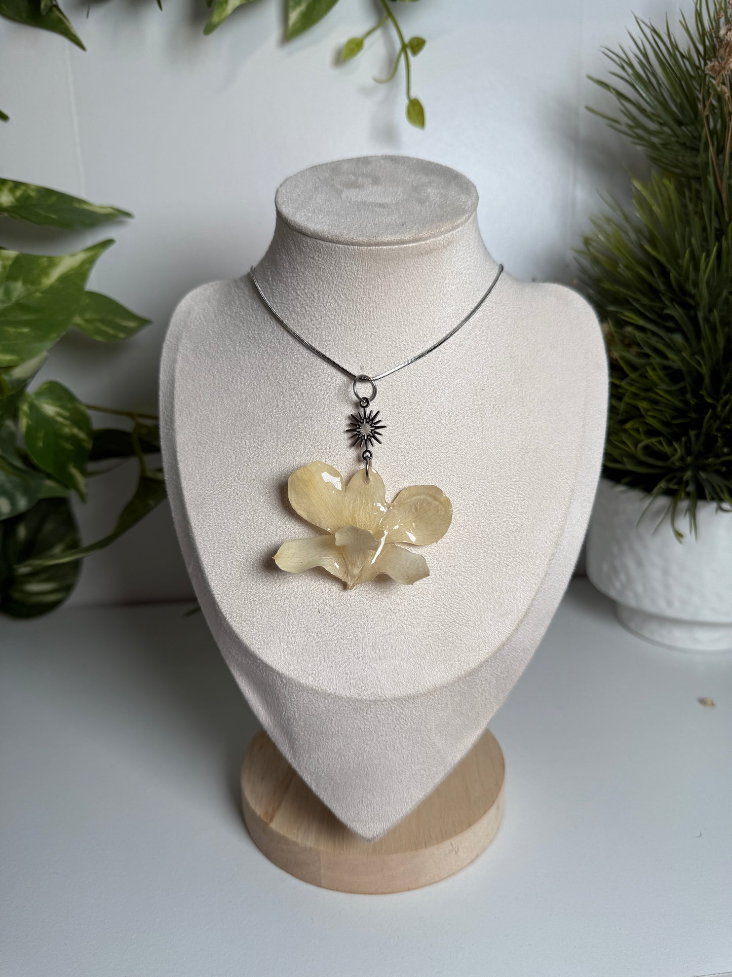 Flowers necklace