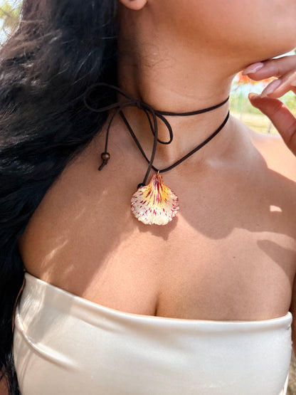 Flamboyan choker