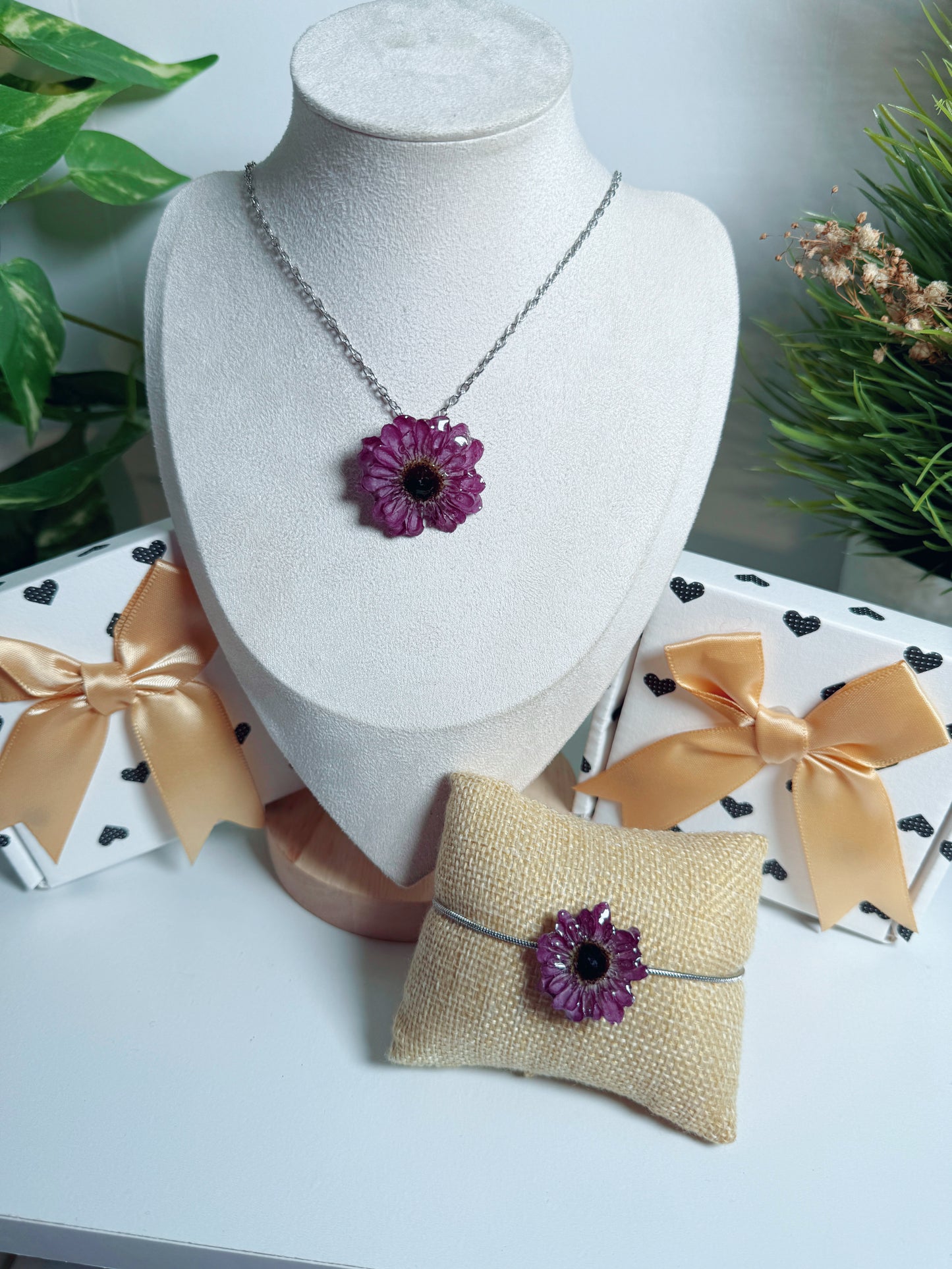 Violet Daisy Set – Necklace & Bracelet