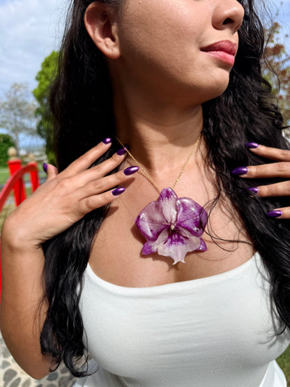 Enchanté Lavender Phalaenopsis 2-in-1 Necklace & Hair Clip