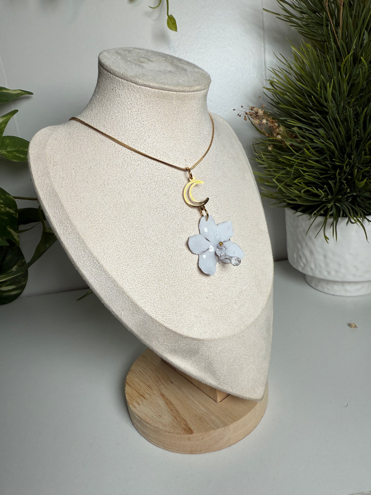 Flowers necklace