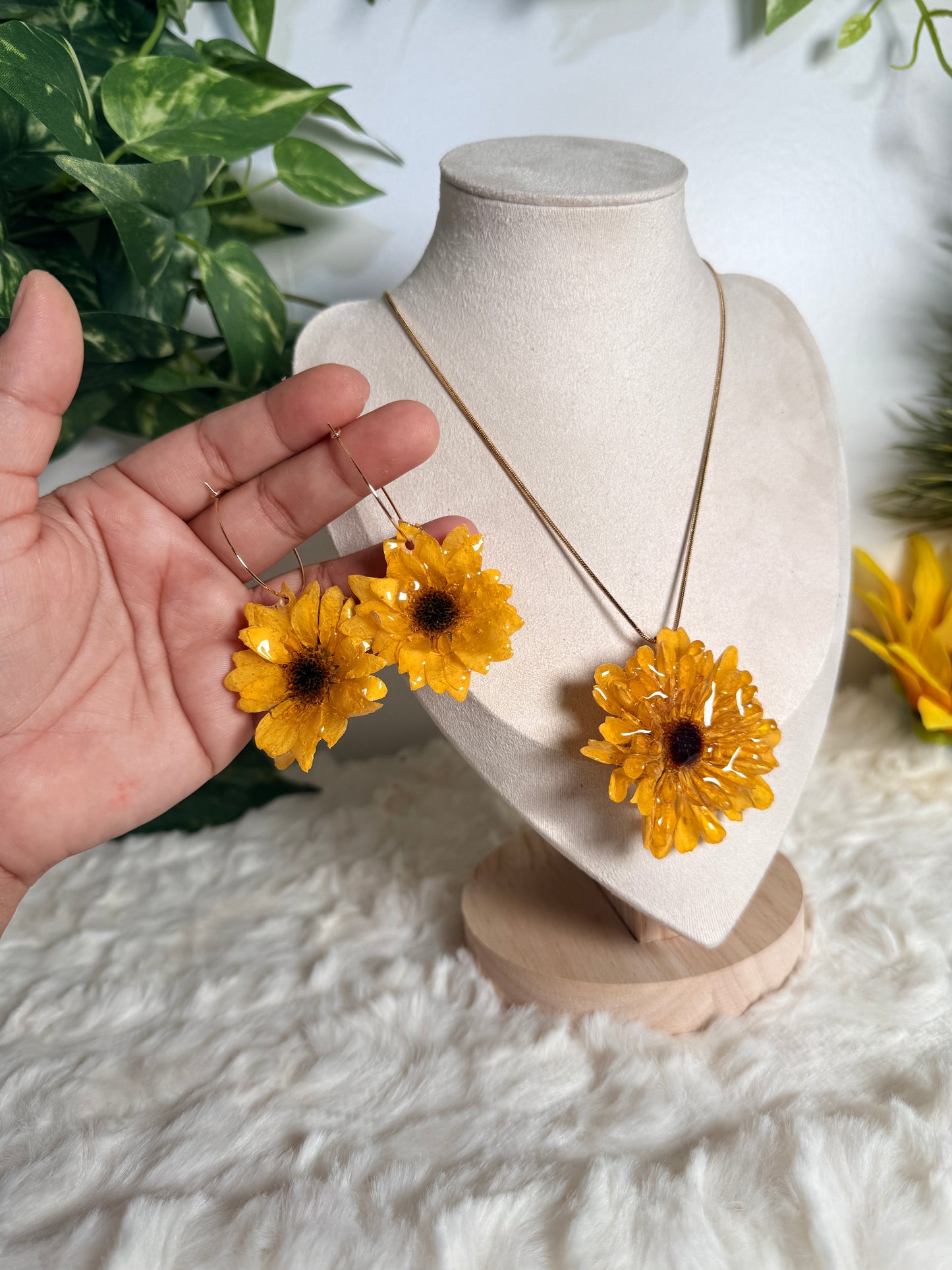 Sunflower set (aretes+ cadena)