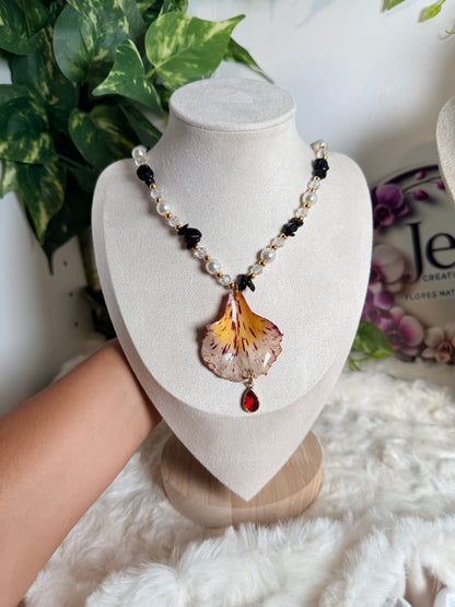 Flamboyán Noir Necklace