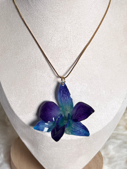 Blue orchid set(aretes+cadena)