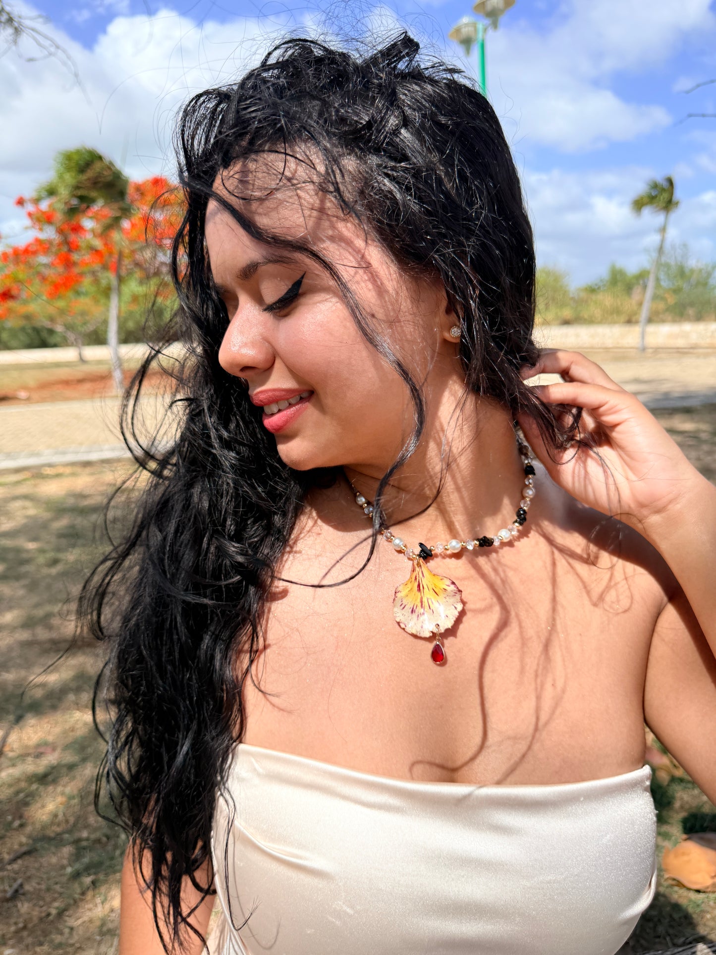Flamboyán Noir Necklace