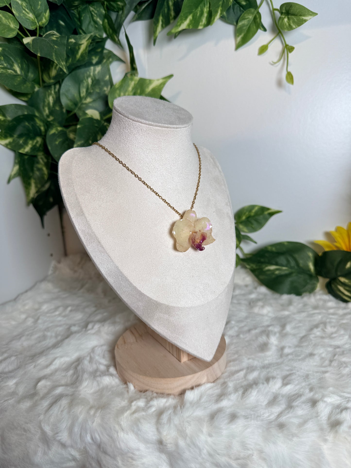 Ivory Orchid Mini Necklace