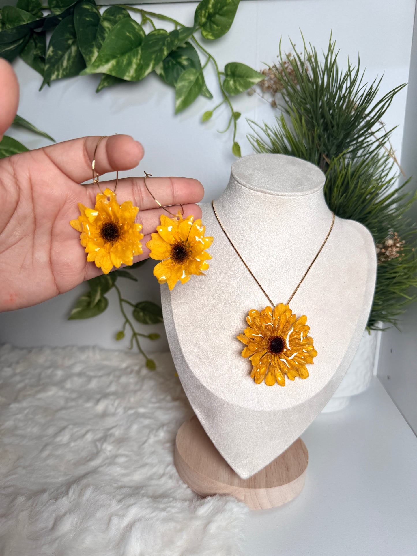 Sunflower set (aretes+ cadena)