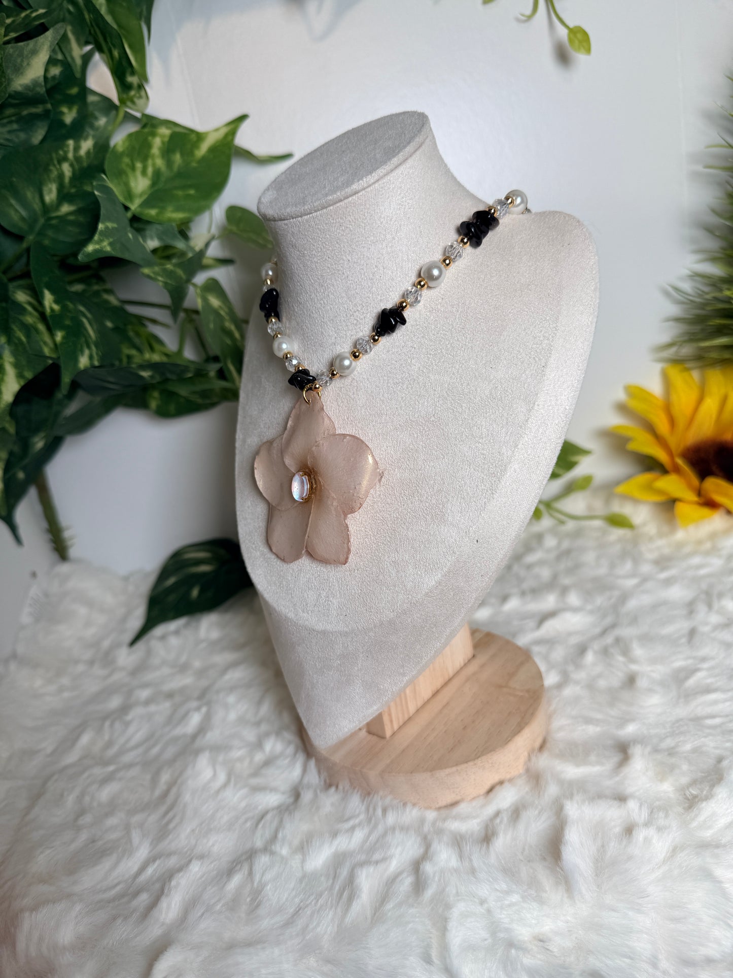 Midnight Blush   Necklace