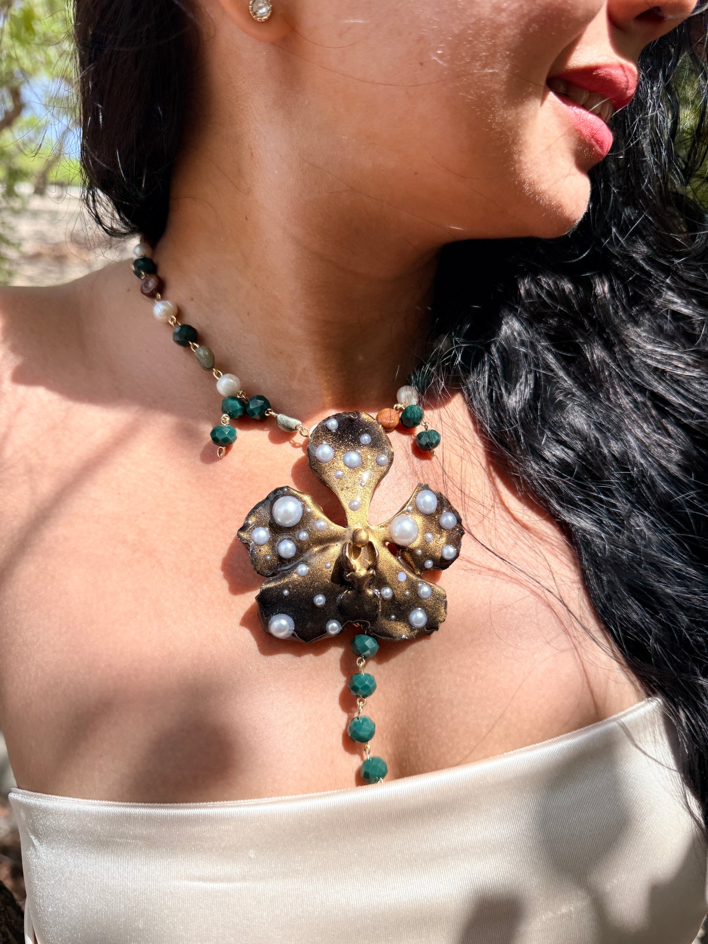 Vanda Noir Pearl Necklace
