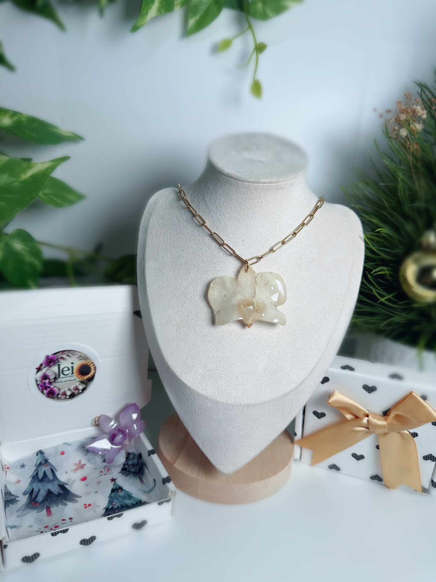 Orchid Duo necklace