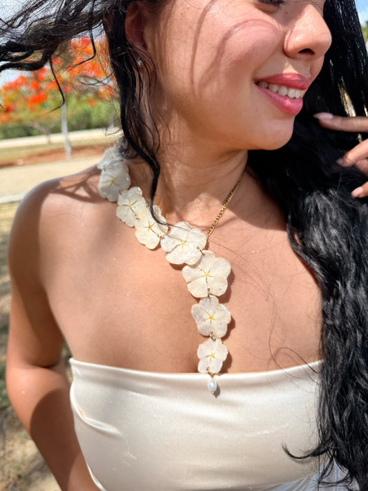 Playera Cascade Necklace