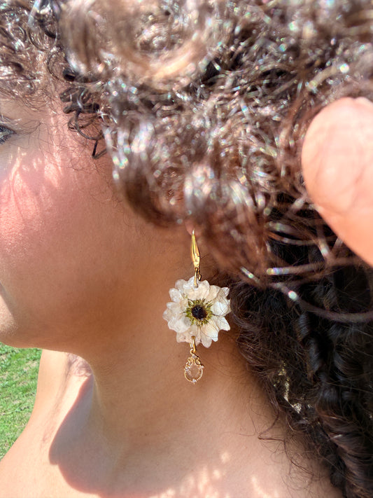 Ivory Daisy Earrings
