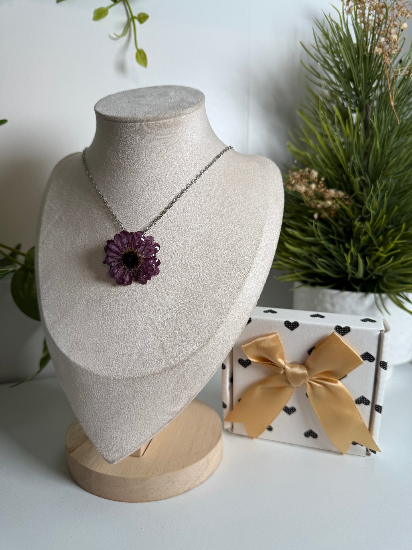 Violet Daisy Set – Necklace & Bracelet