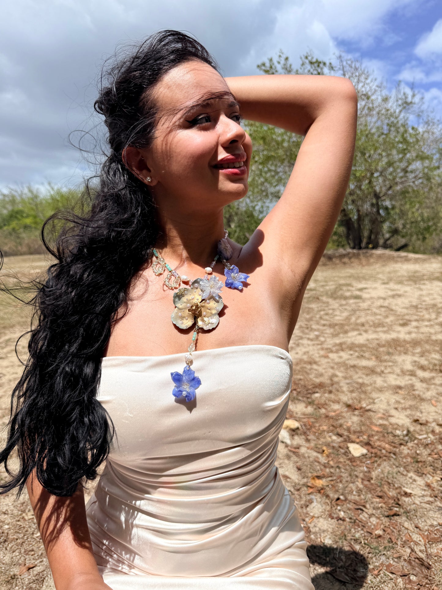 Orquídea Vanda & Delphinium Necklace