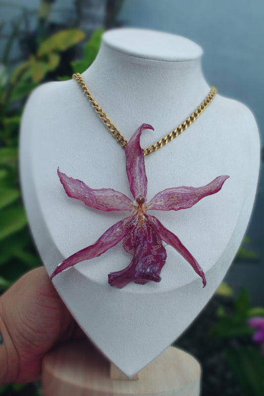 Spider big Orchid necklace