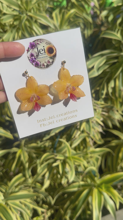 Baby yellow Orchid earings